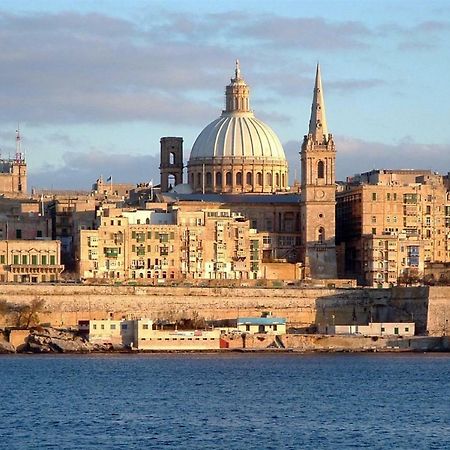 Apartment In Fort Cambridge With Pool Sliema Exterior foto